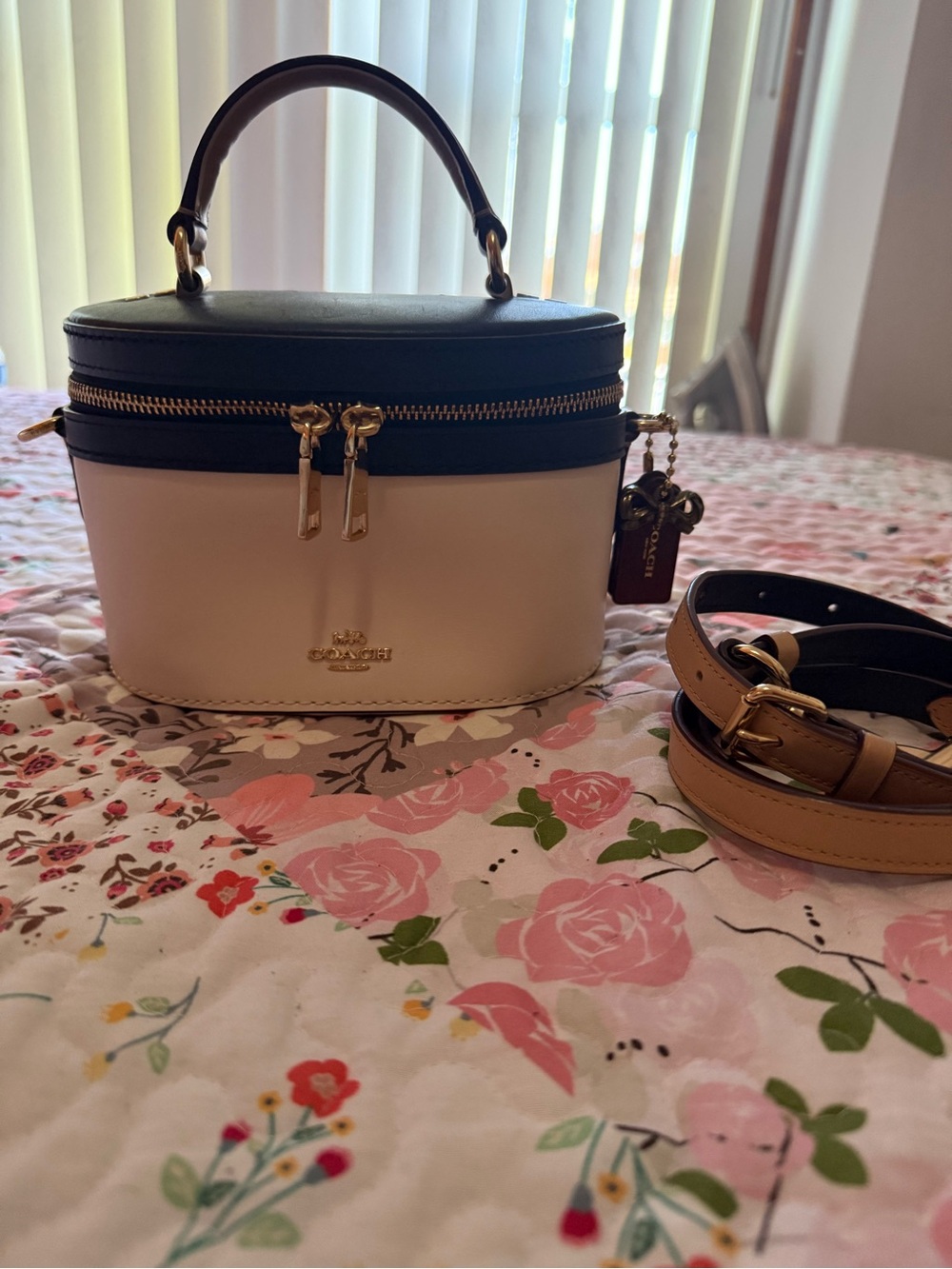 🐎COACH X SELENA🐎GOMEZ CREAM BAG LIMITED EDITION